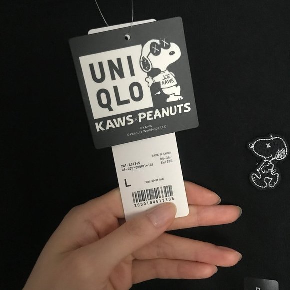 Pull Uniqlo X Kaws X Peanuts Snoopy - Taille Garçon 6 Ans, Bleu, Occasion En Excellent état